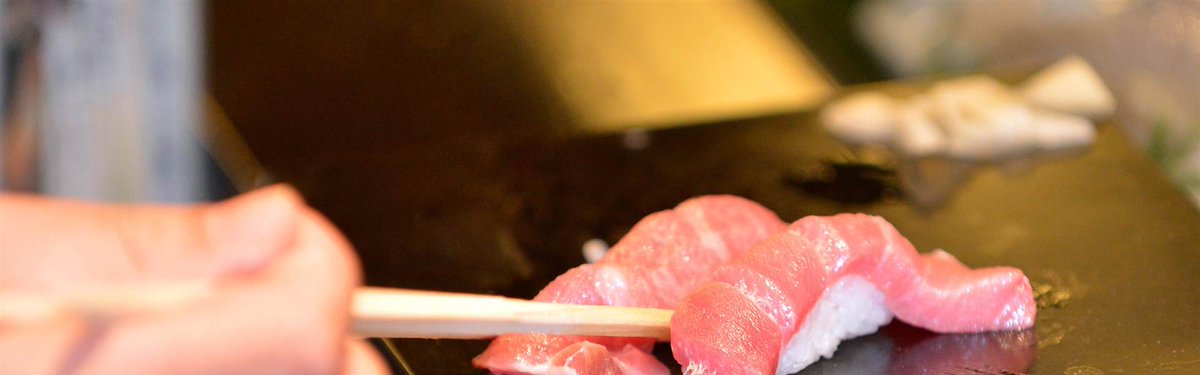 TODAYshow's tweet image. Most popular dish ordered on #ValentineDay? Sushi! on.today.com/1AwCdeu