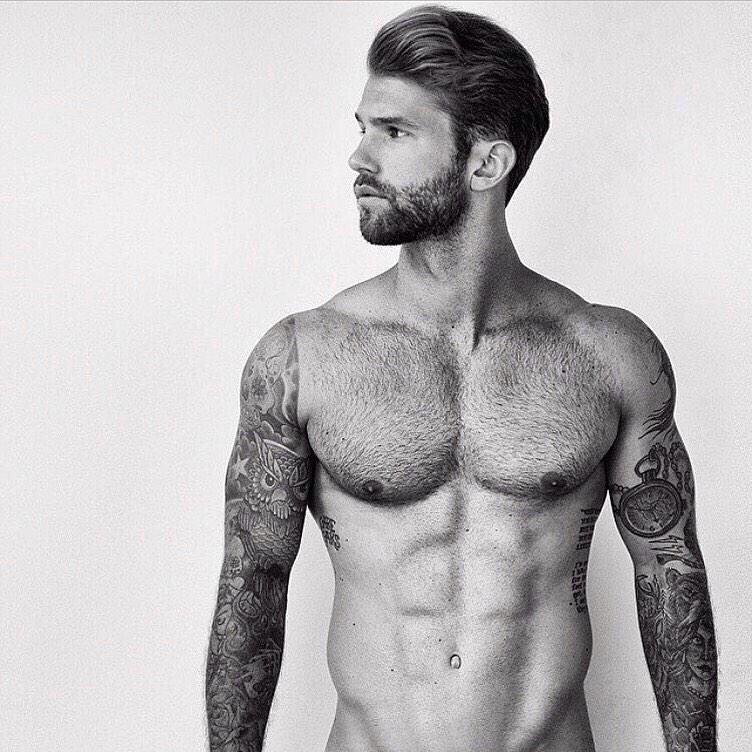 boyscrushh's tweet photo. Beards and tattos 😍 http://t.co/KfX38QcUGR