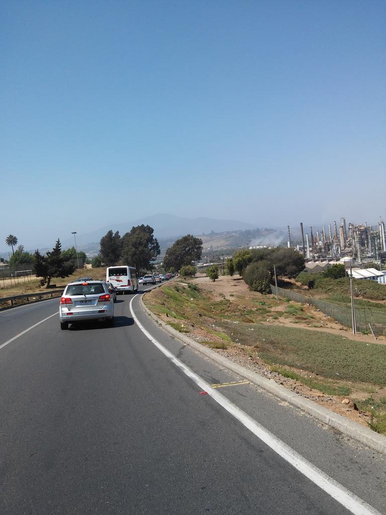 PulgarVega's tweet photo. Congestion bajando a concón http://t.co/7ZljKfxhxH