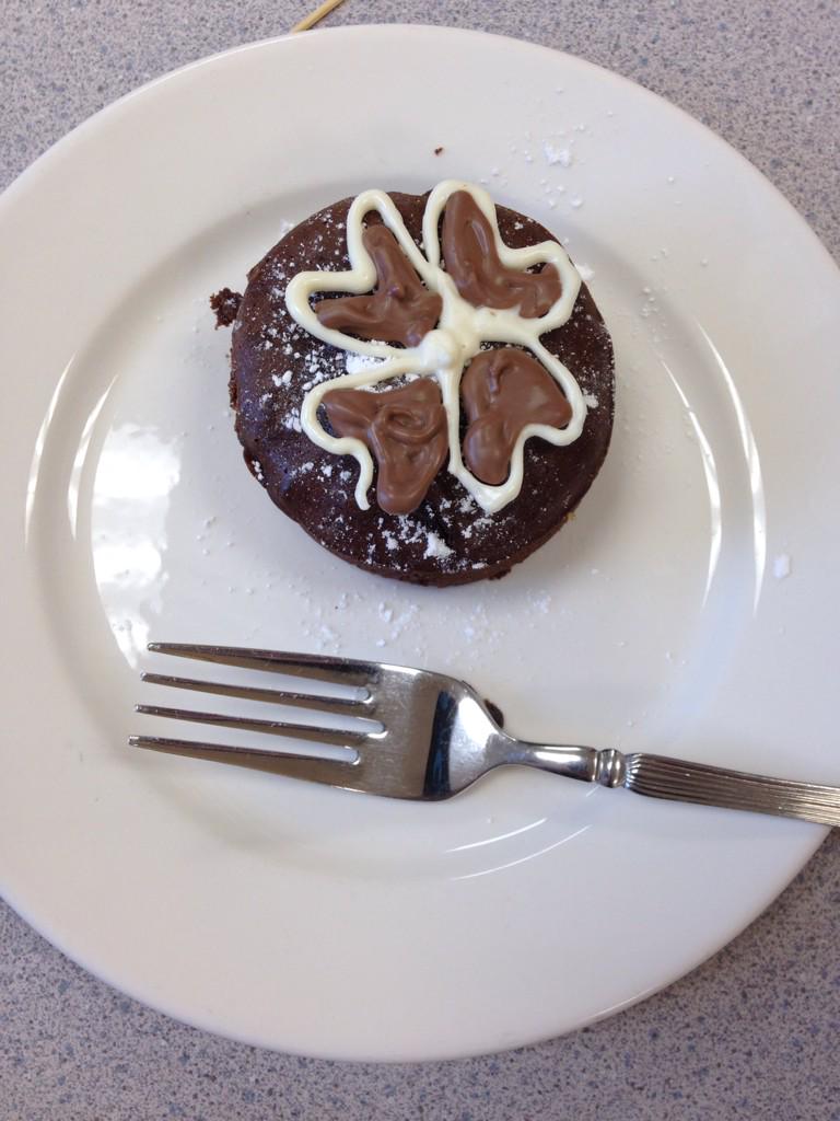 hmeceducator's tweet photo. Foods 11 Lava Cake #sd36learn #SurreyHomeEc #bced #prhomeec #THESA http://t.co/7iUxZH9vWs