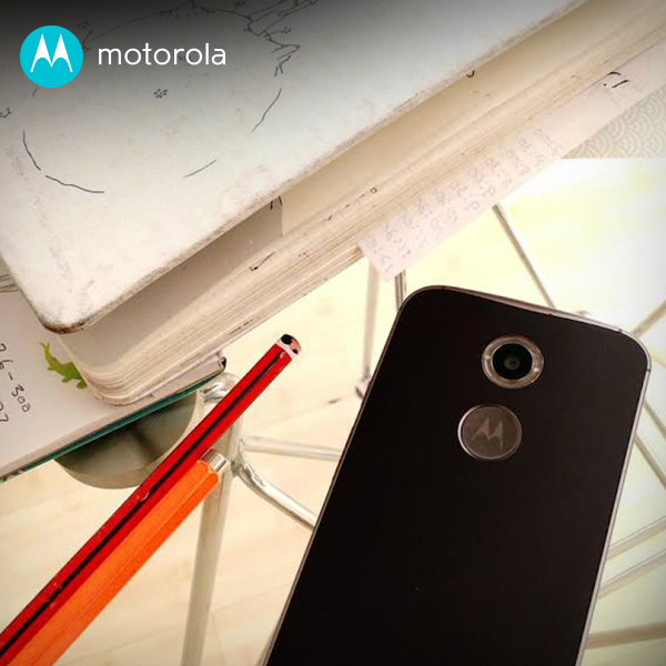 MotorolaCL's tweet photo. Con un borde metálico curvo y una pantalla Full HD de 5.2" disfruta la experiencia que el #NuevoMotoX te puede dar http://t.co/cyExAnPVXR