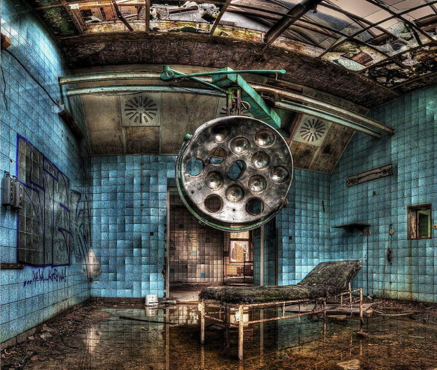 abandoned_pics's tweet image. This abandoned Soviet hospital isn't exactly where you'd like to get a medical procedure.