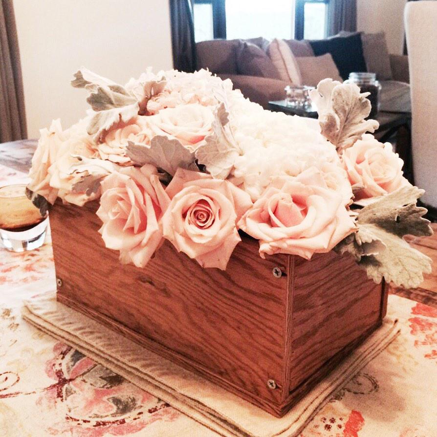 shopaholicshops's tweet photo. Friday florals 💛 #thingswelove #ValentinesDay #flowers #shopaholicstyle http://t.co/kTX9uSpI12