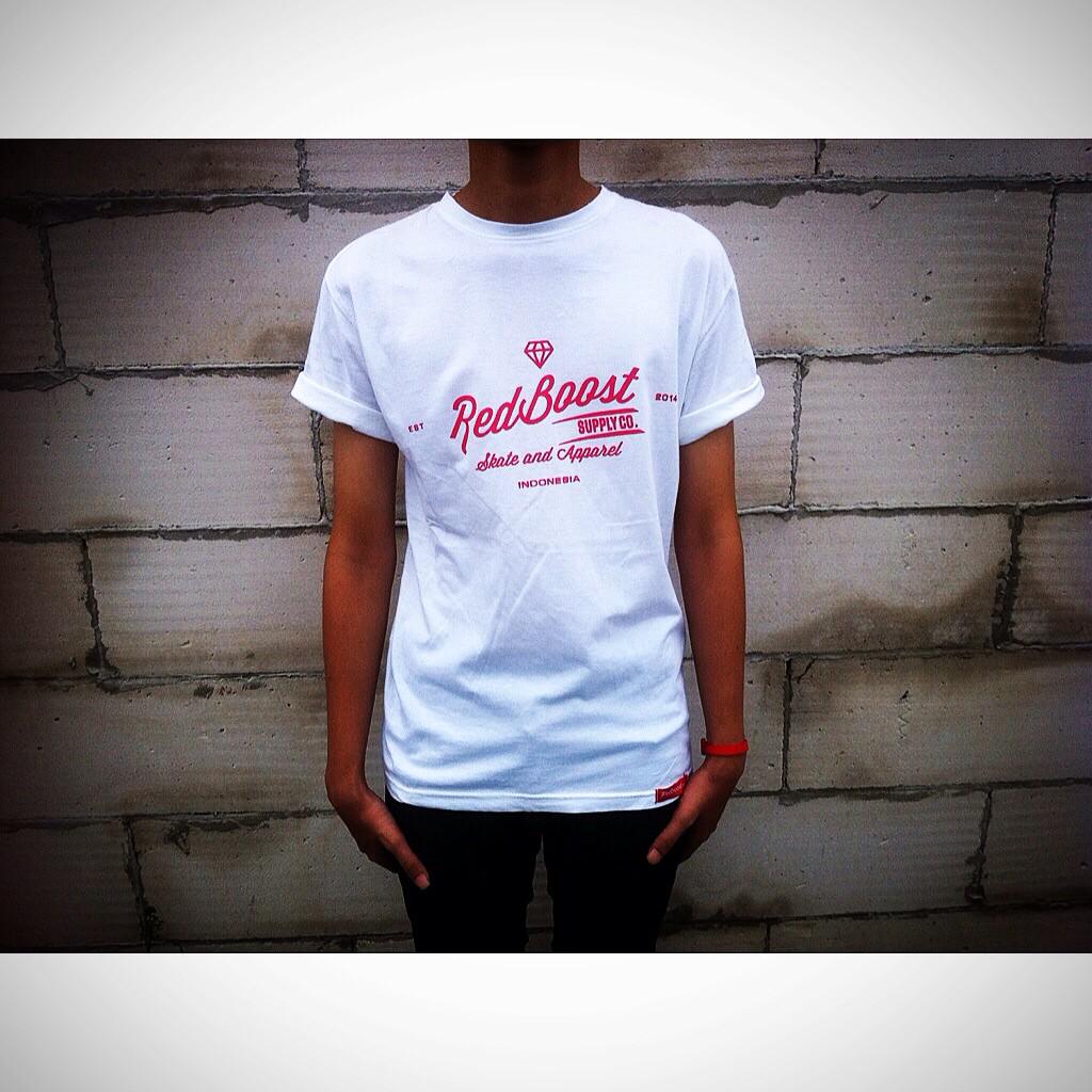 WHITE TYPO #Tshirt IDR 100K Size : M #redboostsupply