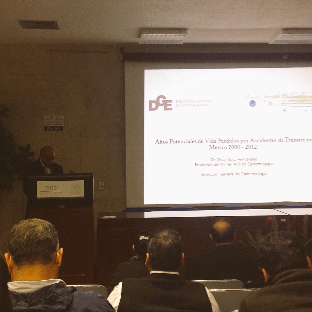 VIIJResidentes's tweet photo. Residentes de los tres años de #Epidemiología de la @DGEMexico presentando trabajos libres en @JornadasDGE http://t.co/Ih5OSdQWeL