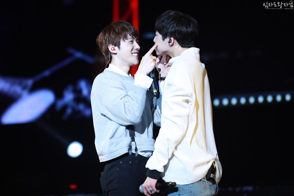 910926_com's tweet photo. DATA UP！150110 2015 WWIC IN BEIJING 22p→http://t.co/TDvEBllH1L Inner Circle Happy Valentine's Day~ http://t.co/Lnq0d9LJgC