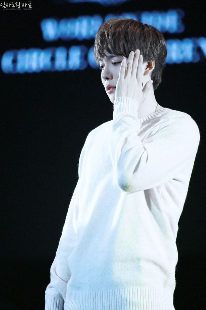 910926_com's tweet photo. DATA UP！150110 2015 WWIC IN BEIJING 22p→http://t.co/TDvEBllH1L Inner Circle Happy Valentine's Day~ http://t.co/Lnq0d9LJgC