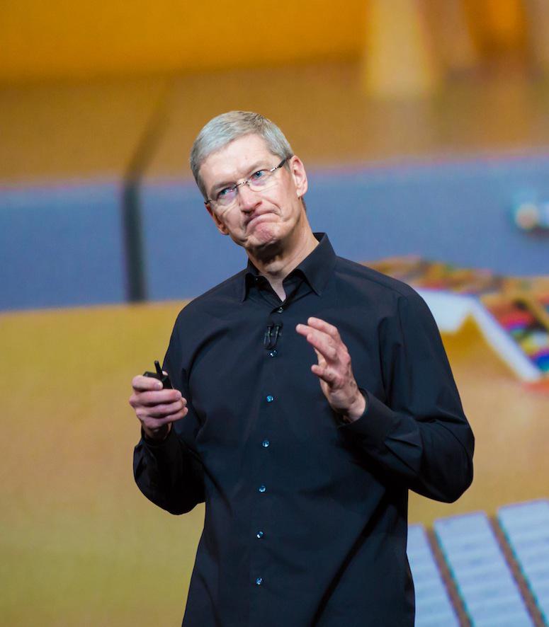 CNET's tweet image. Apple's Tim Cook: '"Everyone has a right to privacy and security" cnet.co/1KTLxMt #CyberSummit