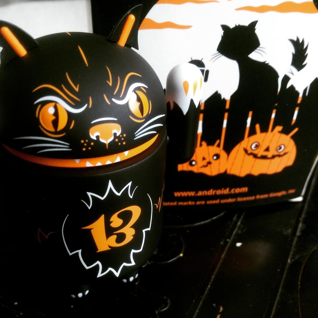 eastbayquake's tweet image. Happy Friday the 13th! #deadzebra #FridayThe13th #miniandroid #luckylucy