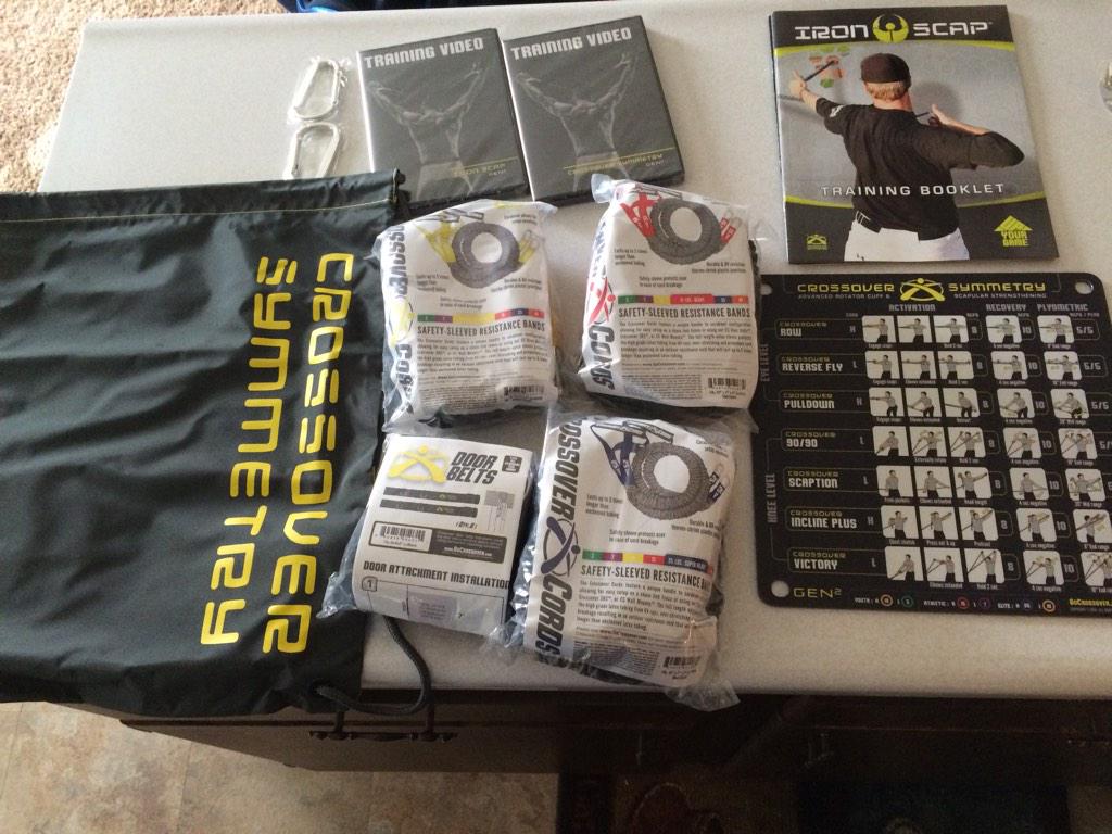 D_Langfield's tweet photo. Huge thank you to @CrossoverSymtry for the bands! The best way to strengthen & keep your shoulder healthy! #ironscap http://t.co/sc1mwusaC2