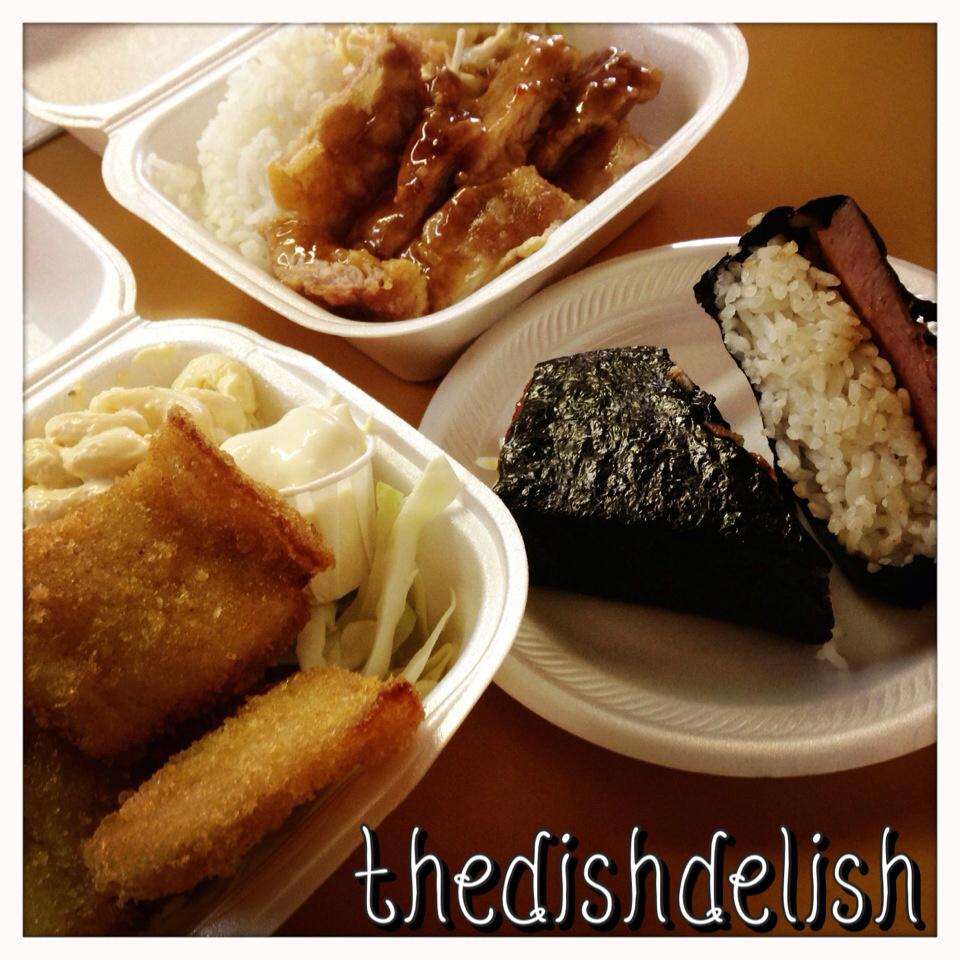 TheDishDelish's tweet photo. The Hawaiian Plate Lunch. http://t.co/4zVVOJiAu4 #TheDishDelish #Hawaiian #PlateLunch #SpamMusubi #HawaiianBBQ http://t.co/X6CLpzVBcI