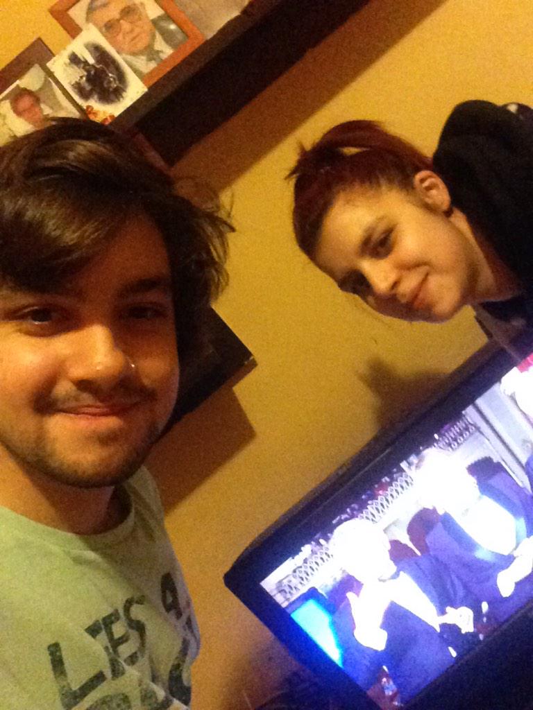 yiyo2468's tweet photo. #eltangaiF viendo el carnaval en canal sur desde Madrid #finaldelcoac2015 en @RTVA caiiii! http://t.co/DjUYKLU6Fv