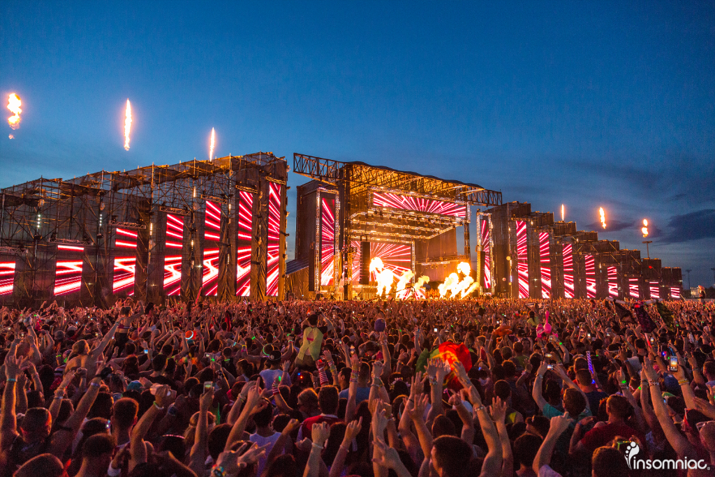 EDC_LasVegas's tweet photo. #MemorialDayWeekend is about to be EPIC! 🎉 🗽 🎡 #EDCNY

Don't miss it: http://t.co/tctV0aWE1L http://t.co/yiP31G7Nji