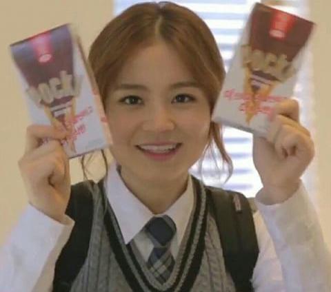 LeeHighi's tweet photo. @csykiddy Happy Valentine's day unnie~~^^♡ http://t.co/ABWoje5Cpw