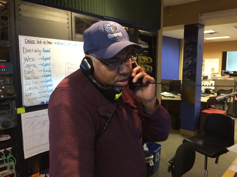 ButtonPuncher23's tweet image. They don't call him 2-Phone David for nothing. #TwoPhonesBetterThanOne #LifeInENG