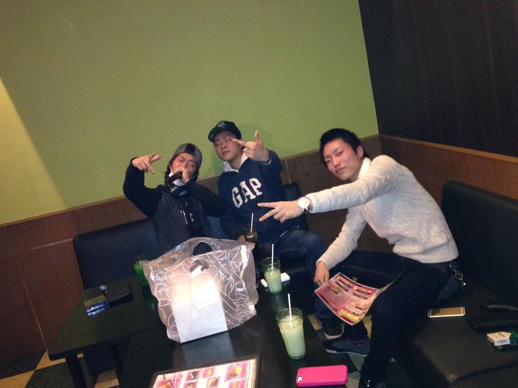 0110Rush's tweet photo. 豆によろこぶ、あつい。笑

二日酔いやー。

今日がんばったら休み@(・●・)@

チリのお酒わ強烈でした(._.)
みさきごちそうさまです📢 http://t.co/BFdcBjkDAH