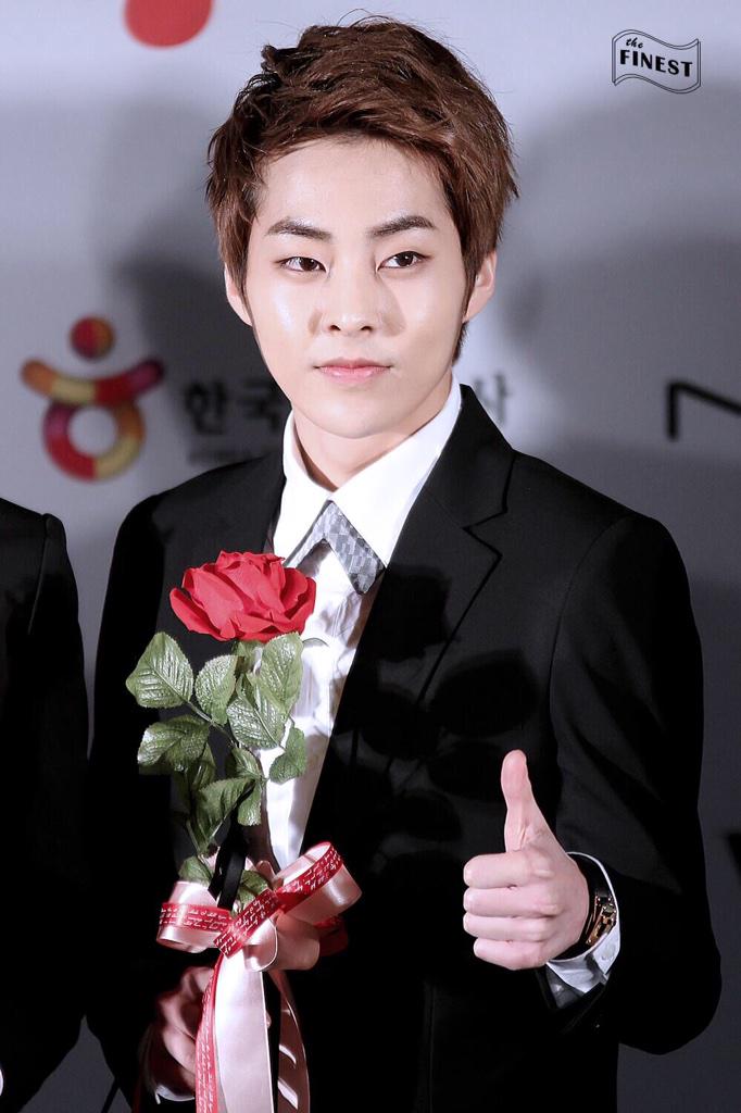 XiuminThailand's tweet photo. Happy Valentine's Day 🌹🍫 #>.<# ❤️💕💞💘
photos cr:on pic >.<!! http://t.co/ldsrZhLzsh