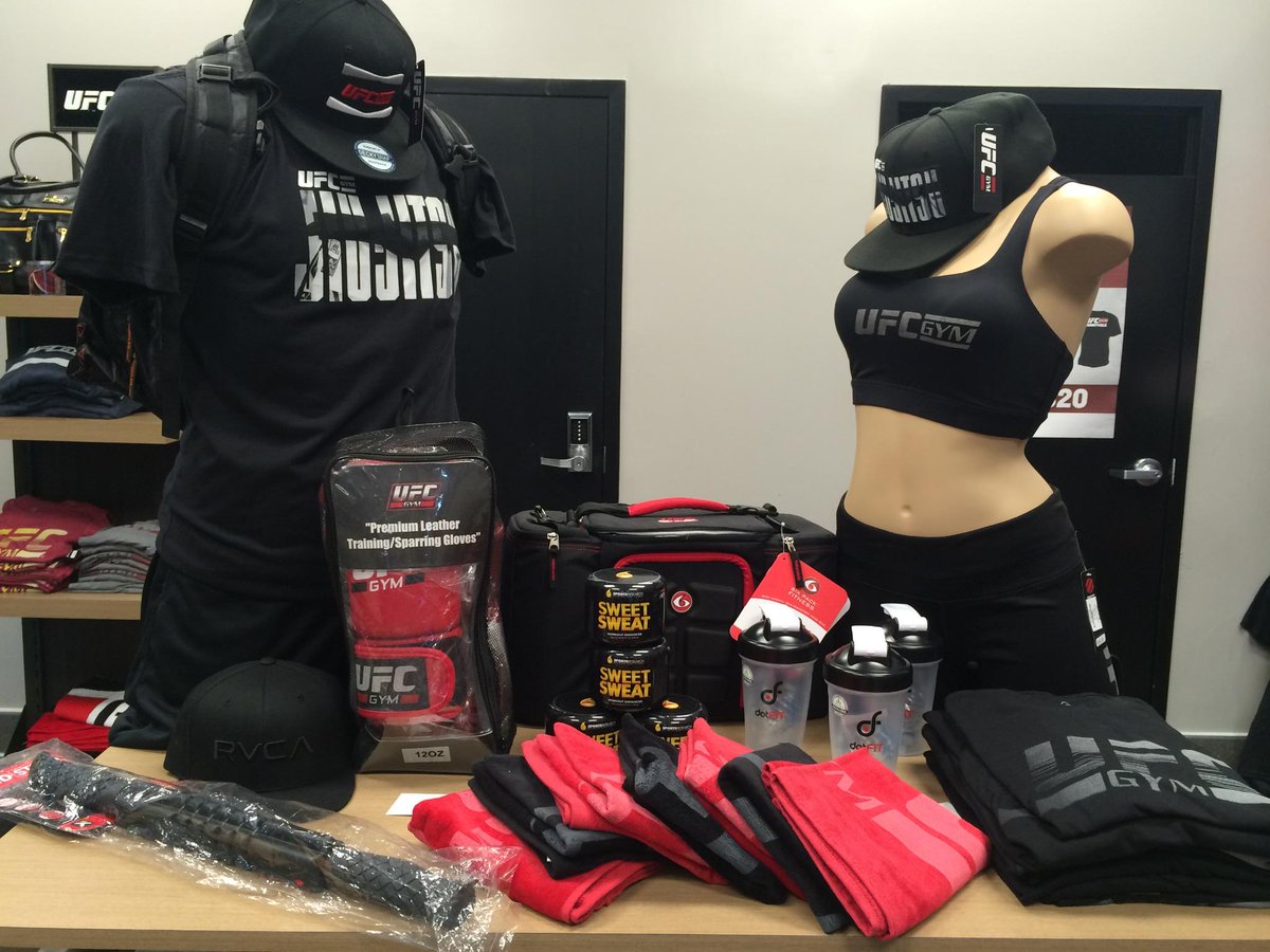 UFCGymSunnyvale's tweet photo. Valentine's Day Sale!  20% off EVERYTHING with Red or Pink on it in our Gymstore until 10pm tomorrow February 14th! http://t.co/8QJbyv6vxv