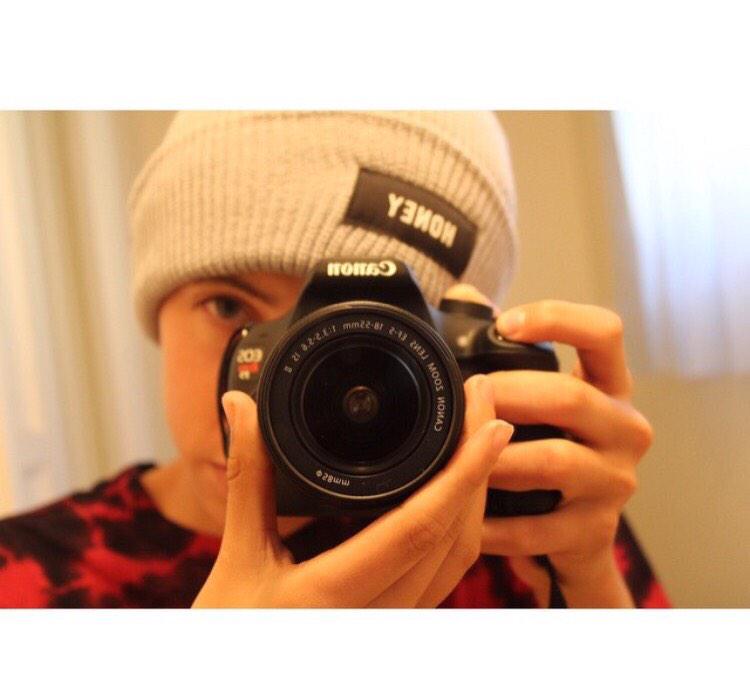 Rojasssssssz's tweet photo. @StevenFhoney if u made me a photographer I would b so happy also I design and film http://t.co/ZRPZhmJ3CL