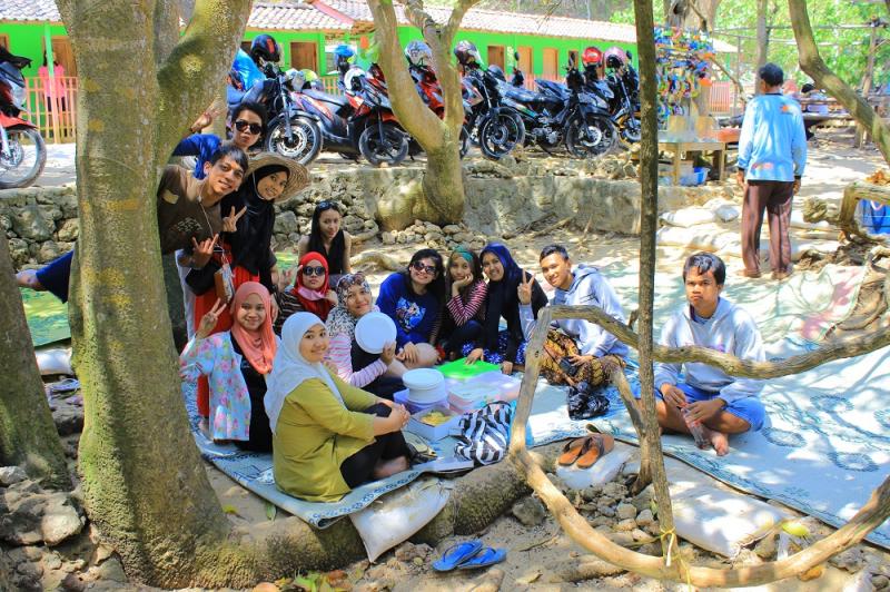 detikTravel's tweet image. Valentine di Yogyakarta, ke Pantai Indrayati Yuk! tinyurl.com/og4pgu3