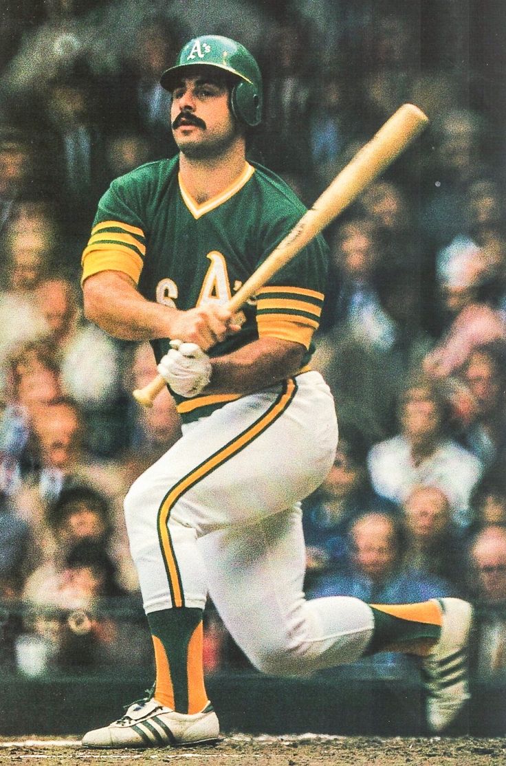 Happy birthday to Sal Bando (A\s, Brewers), born this day in 1944. 