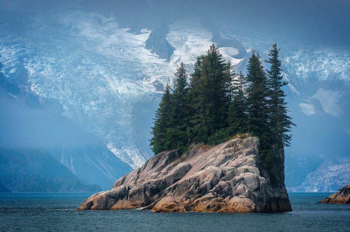 DandyEyeCandy's tweet image. Alaska, the final frontier.