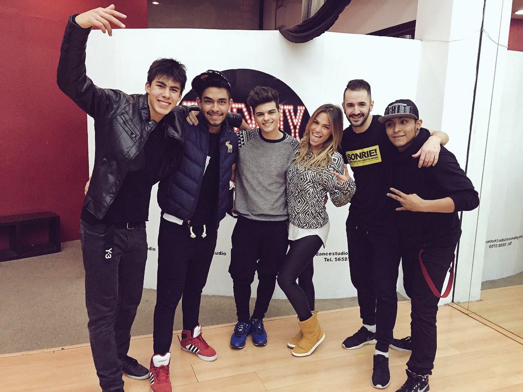 jennygarciavla's tweet photo. Gracias @AbrahamMateoMus eres un gran ser humano !!!! Mexico te quiere ,todo el éxito del mundo !!! http://t.co/4oDvrA85qa