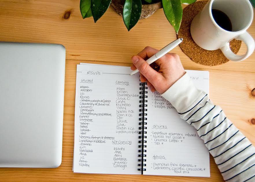 CreativeLive's tweet image. Lists are tangible accomplishments waiting to happen. Stay sane w/ tips from @jeezejulia cr8.lv/1zcNg8l