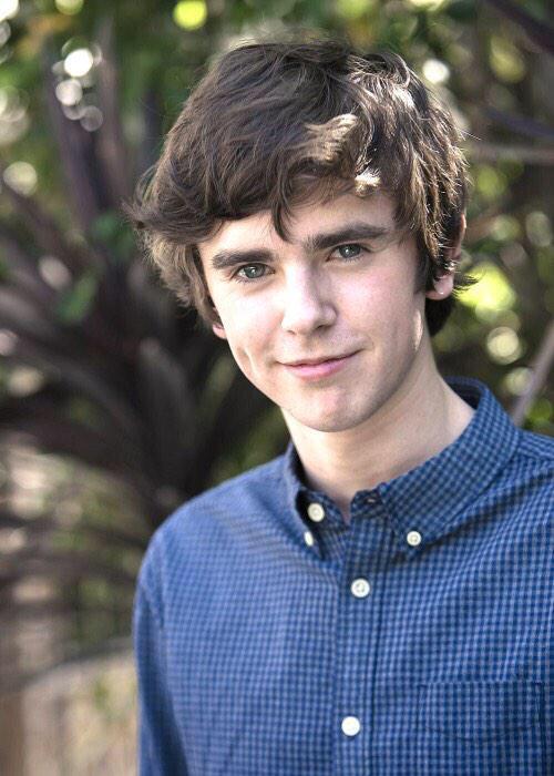 BUT HAPPY BIRTHDAY TO ONE OF THE CUTEST PEOPLE ON THIS PLANET AKA FREDDIE HIGHMORE 