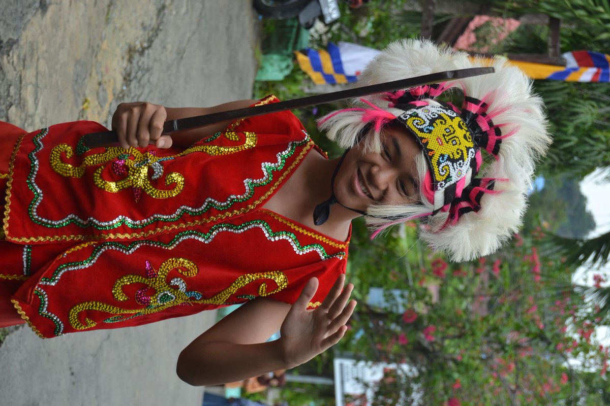 GreenGnrBpn's tweet photo. 3.Persiapan tari Gong dari SMP Nasional KPS. #LetsGG http://t.co/iz0x4bKBZJ