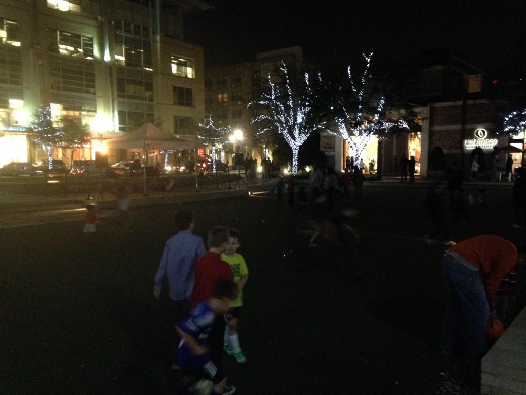 SummerInAus's tweet image. Well Hello #Houston. City centre knows how to liven up Friday night. Loved watching these kids play and dance outside