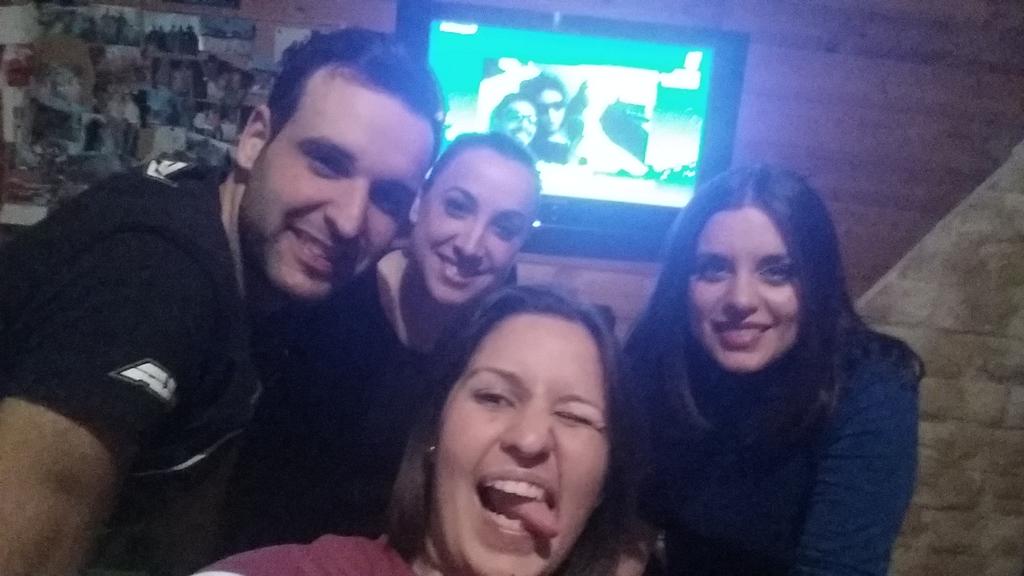MacarenitaE's tweet photo. Disfrutando de la gran final #vivaMoron #EltangaiF http://t.co/WwSDLTOxXg