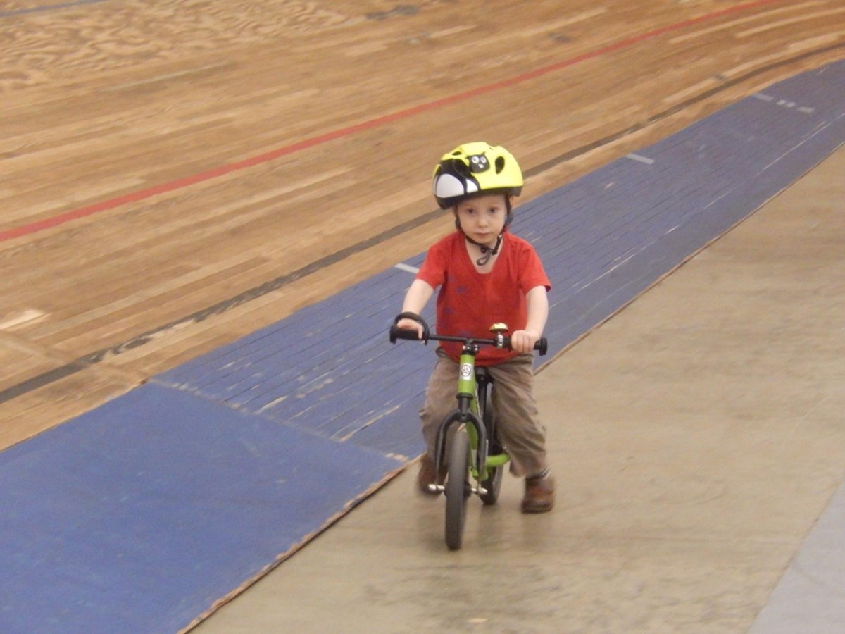 BVCTrack's tweet photo. Taking the kiddie kilo in stride #FFNRS http://t.co/FeHxL6IPmk