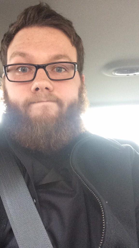 nevets_91's tweet image. I can clean up nicely. #beardupdate
