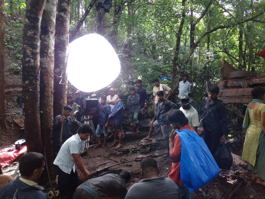 AP_Arjun_film's tweet photo. My #Rhatte movie making... http://t.co/IBL4va0Lyn