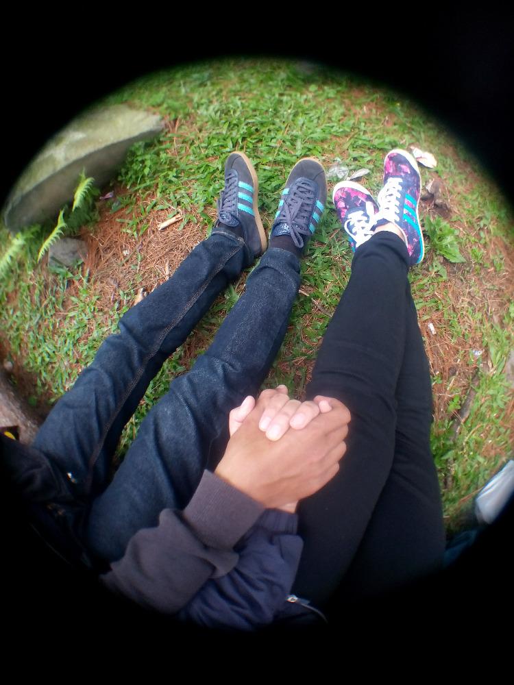 apew_triyadi's tweet photo. With @MaresaAnggi #valentine #pamersneakers #3foil @3foilStore http://t.co/qmTudPVQZi