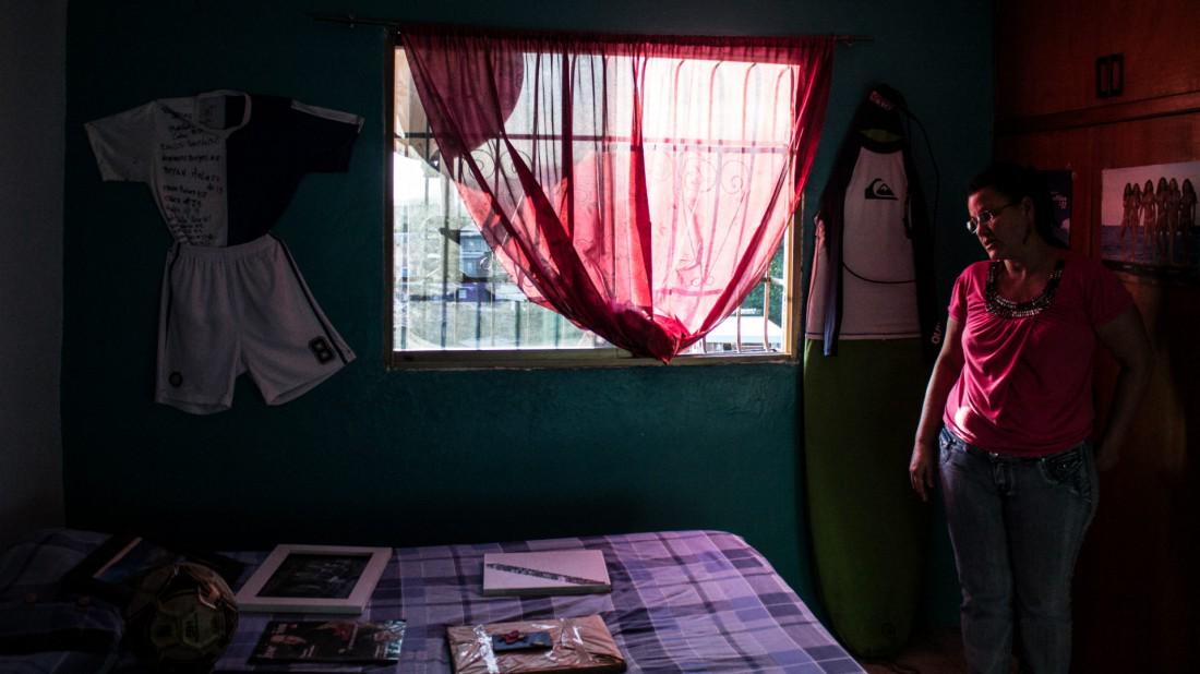 NeOhVE's tweet photo. A 12 meses de su muerte, el cuarto de Bassil Da Costa sigue intacto | http://t.co/wq3IsqsjTt #Justicia http://t.co/KQx5dwDvIz