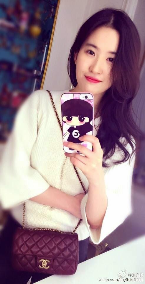 MeCrystalLiu's tweet photo. 🌷 beautiful #selfie 🌸 

-feel the joy,forget the worry,leave the pain and always be happy 😀 http://t.co/sKrm7VY5wC