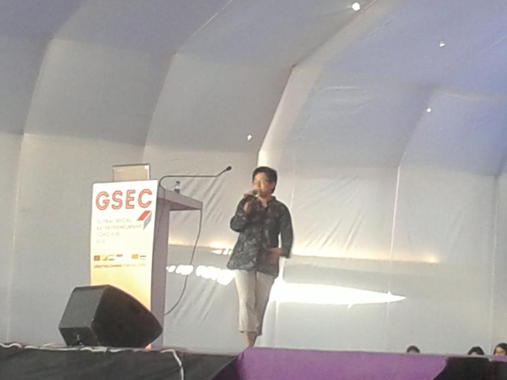 GSEC2015's tweet photo. Eveline appealed to the entrepreneurs to be Steve Jobs of citzen sector @ashokaindonesia @yChangemakers @GSEC2015 http://t.co/67WSGe0MAk