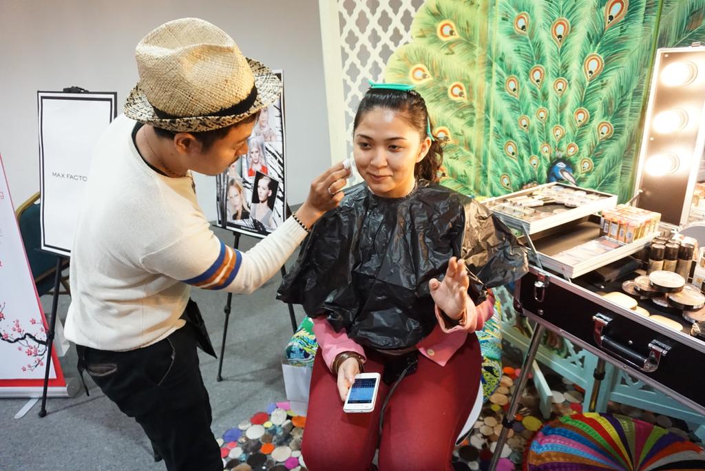 Today makeup demo with #maxfactor at <a href="/senayancity/">Senayan City</a> level 6 #bbmeetup