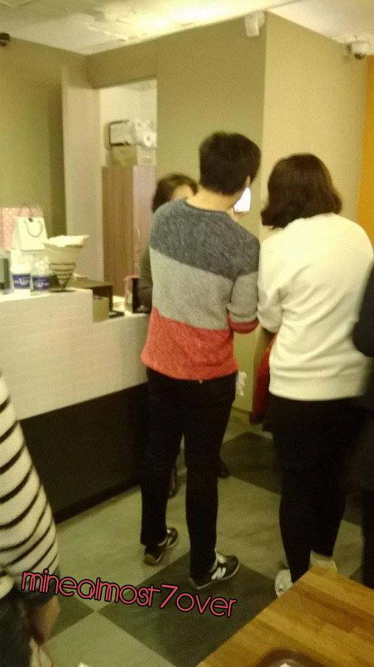 MineAlmostLover's tweet photo. [PIC] 150214 Sungmin at Wiki Cafe <3 ~~ http://t.co/emiyfsdnSx
