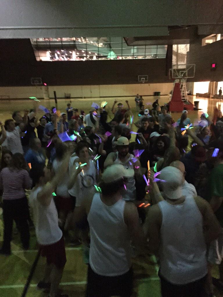 CincyDM2015's tweet photo. #GlowSticks + #InsomniaCookies = CDM Rave!!!!! http://t.co/MOE9bmTnYw