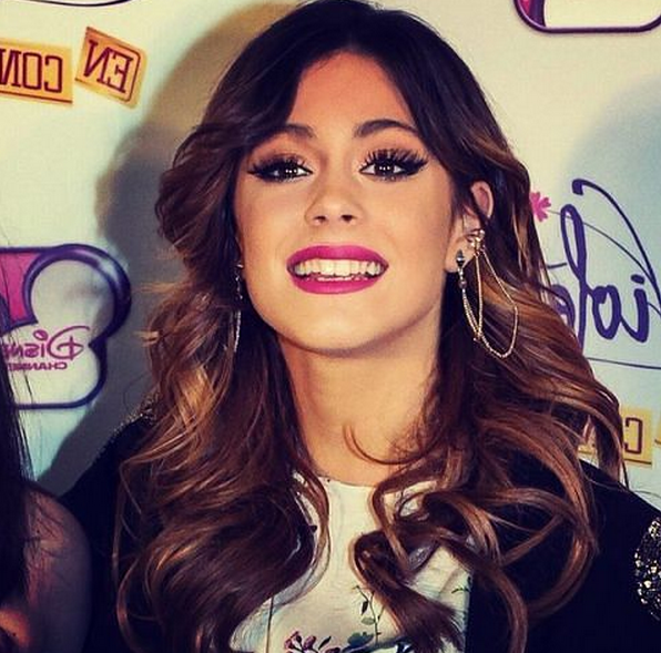 FansClubTiniOfi's tweet photo. HELLOOOOOO http://t.co/r1W6n0LbRg