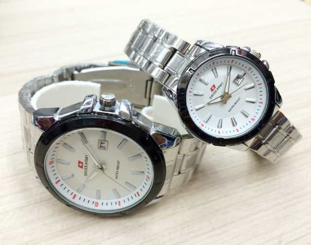 AMShop_99's tweet photo. Swiss army couple 220.000 http://t.co/hpdDY1K5Tj