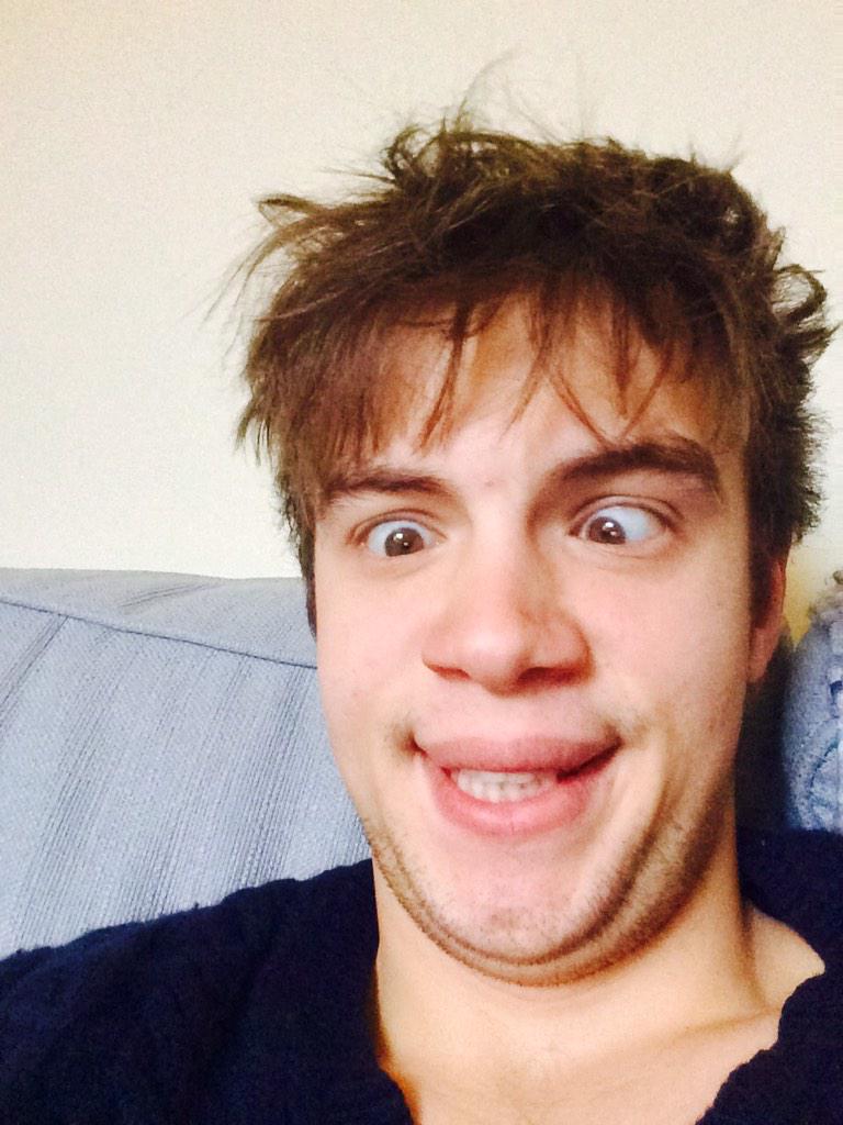 EscPlay's tweet image. First time on Tweeter. Is this what your spoz to do?