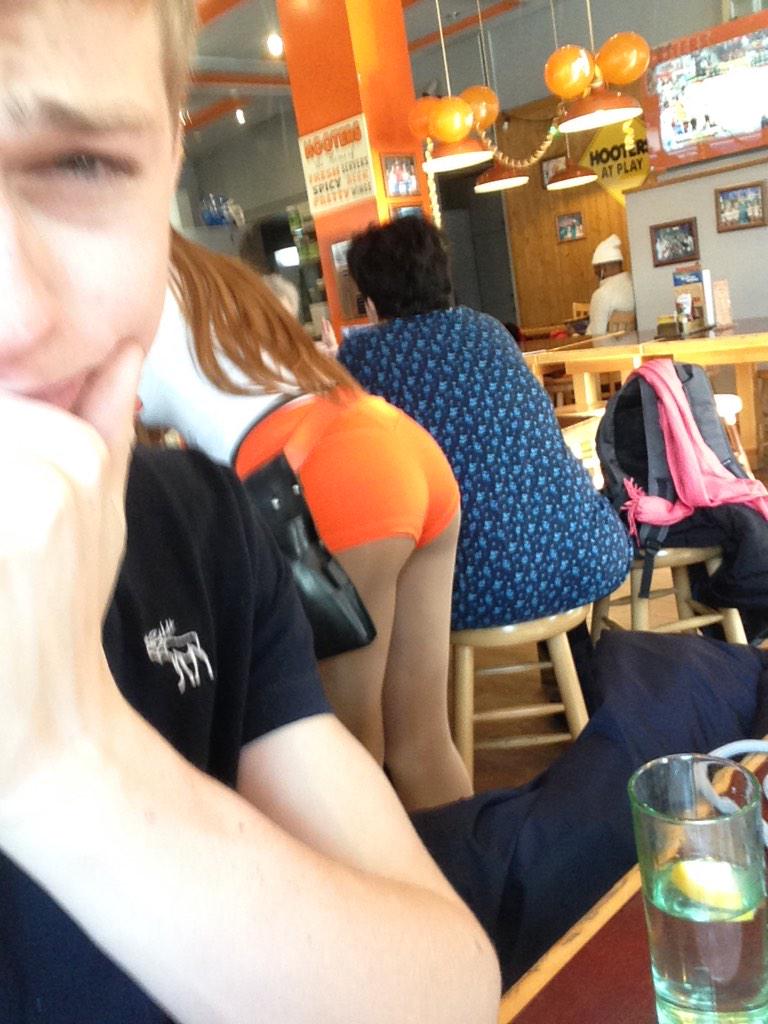 mathieuwhocairs's tweet image. #HootersGirlsbelike #Gerce #missUSA