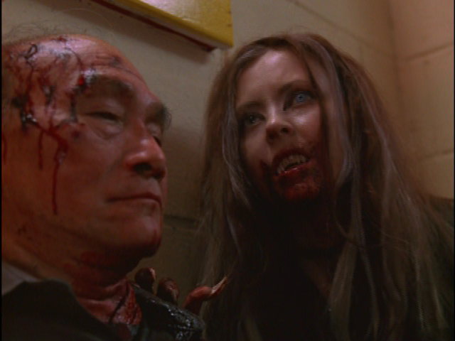 진저 스냅 Ginger Snaps (2000) 호러광 자매를 주인공으로 언니가 늑대인간에게 물리며 시작한다. 고어 요소 약간 있고 B급냄새와 코믹한 대사 약간....