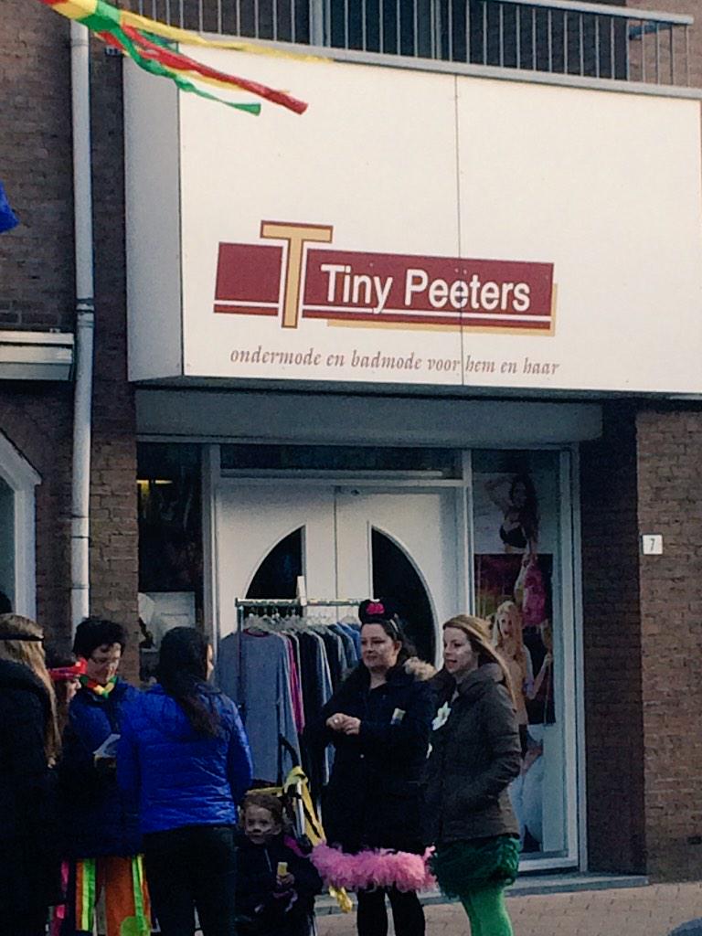 rttfm's tweet image. Lol, I wonder what they sell here ;) #TinyOnes