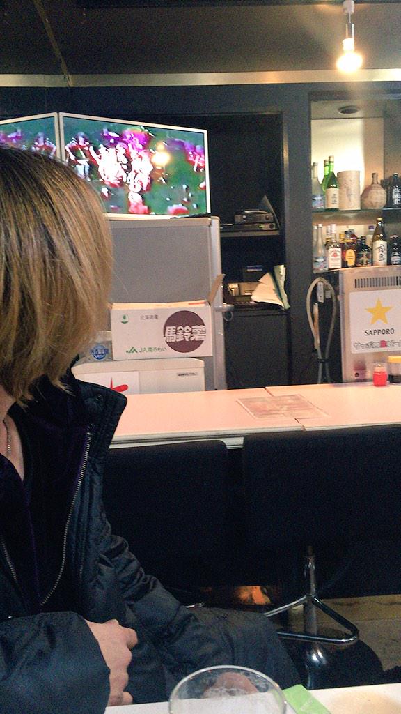 Thogo On Twitter 打ち合わせ後 元x X Japan ベースhikaruさんのところで食の暴力 在籍時のxの鹿鳴館秘蔵ライブ映像 30年前 観ながら 知り合いも居て楽しかった そして80年代の大御所 バンドtiltの榊原さんを紹介いただきました Http T Co Uiqeg2ikpx Twitter