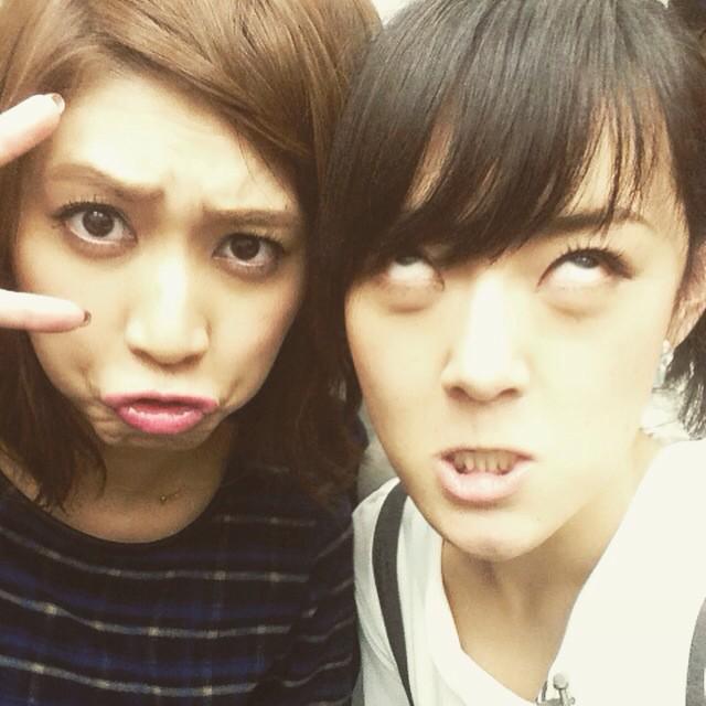 ものまね みかん 大島麻衣ちゃんに変顔したw いやいや 麻衣ちゃん変顔とは右の人の事をゆーのよ ホンマ 何しても可愛いなぁ Http T Co Ozj0amcgrh Twitter